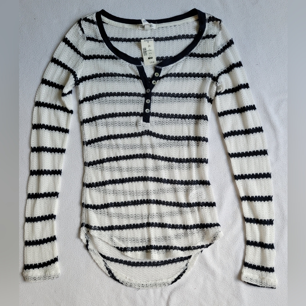 Aeropostale Juniors S/P super lightweight sweater, brand new w/tag
